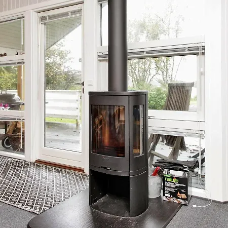 Three-bedroom In 6 *